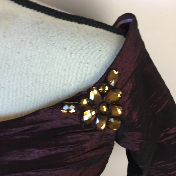 Alex Evenings Mini Sheath Dress Size 8 Womans Maroon Beaded Crinkle Off Shoulder - Picture 4 of 14